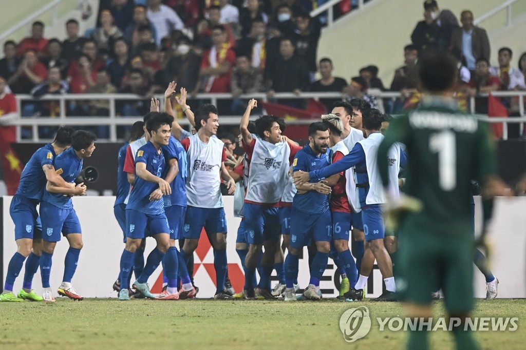 박항서호, 미쓰비시컵 결승 1차전서 태국과 2-2 극적 무승부