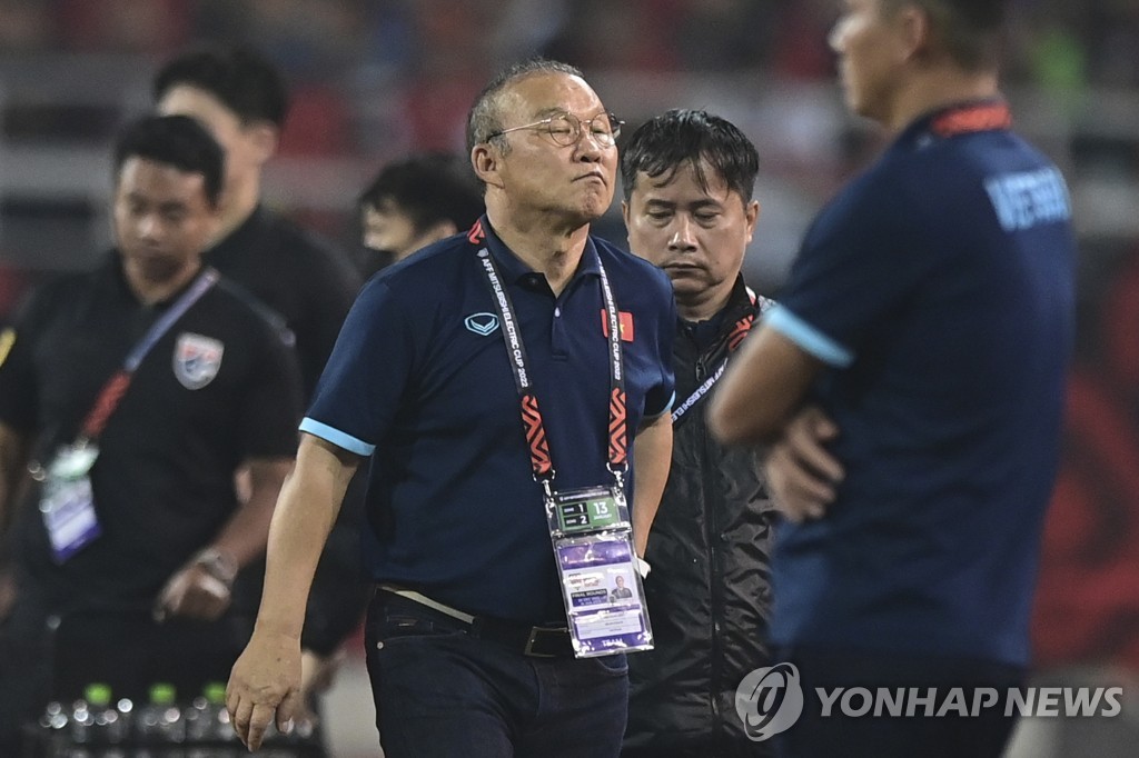 박항서호, 미쓰비시컵 결승 1차전서 태국과 2-2 극적 무승부