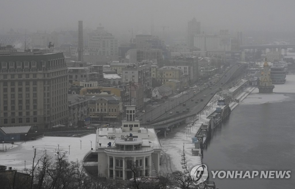 영국, 우크라에 챌린저2 탱크 보낸다…"12대 추정"