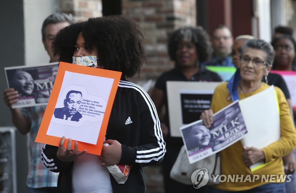 '트럼프 대항마' 디샌티스, 우파에 손짓…흑인역사 심화교육 폐지