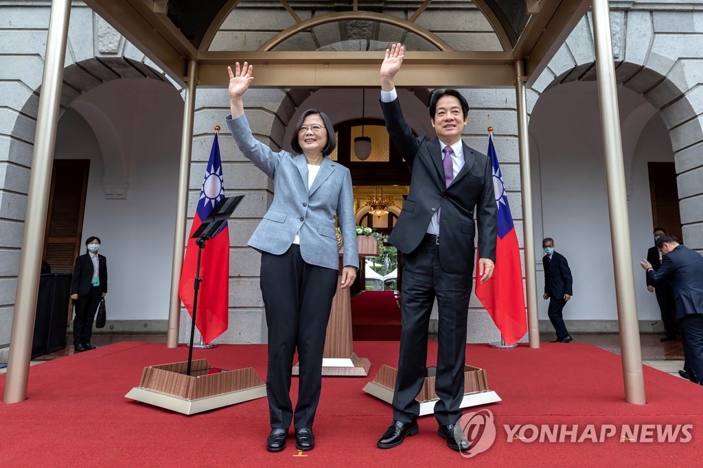 대만 집권당 주석, 총통과 코드 맞추기…"차이잉원 노선 따른다"