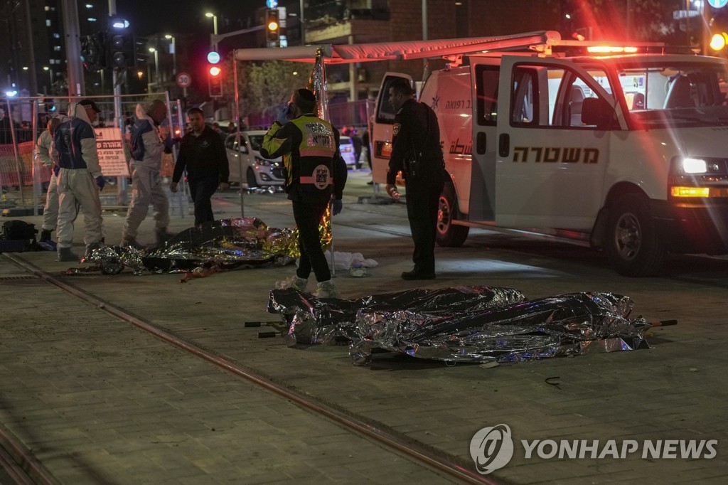 이스라엘 회당 총기난사로 7명 사망…하마스 "자연스런 복수"(종합2보)