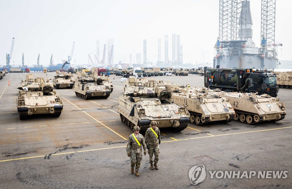 미 전차 대거 유럽 도착…우크라지원·나토 동부전선 강화