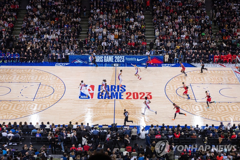 시카고, 3년 만의 NBA 파리 경기서 디트로이트 제압(종합)