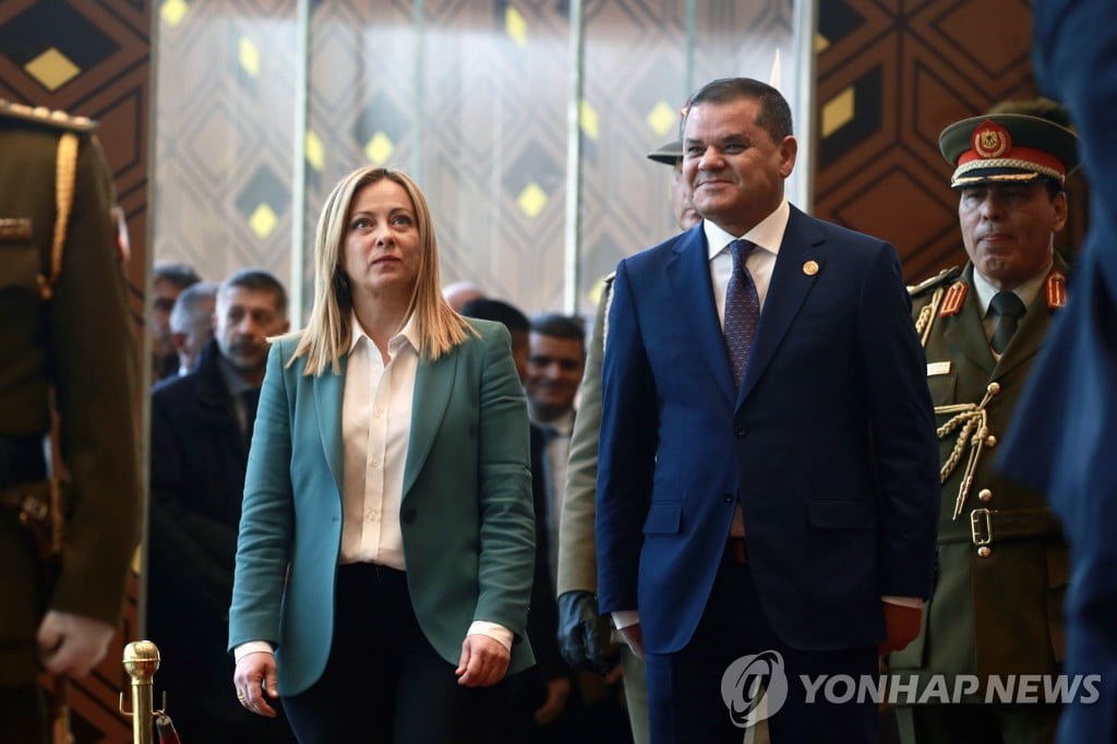 멜로니 伊총리, 리비아 방문…10조원 규모 가스전 개발 계약