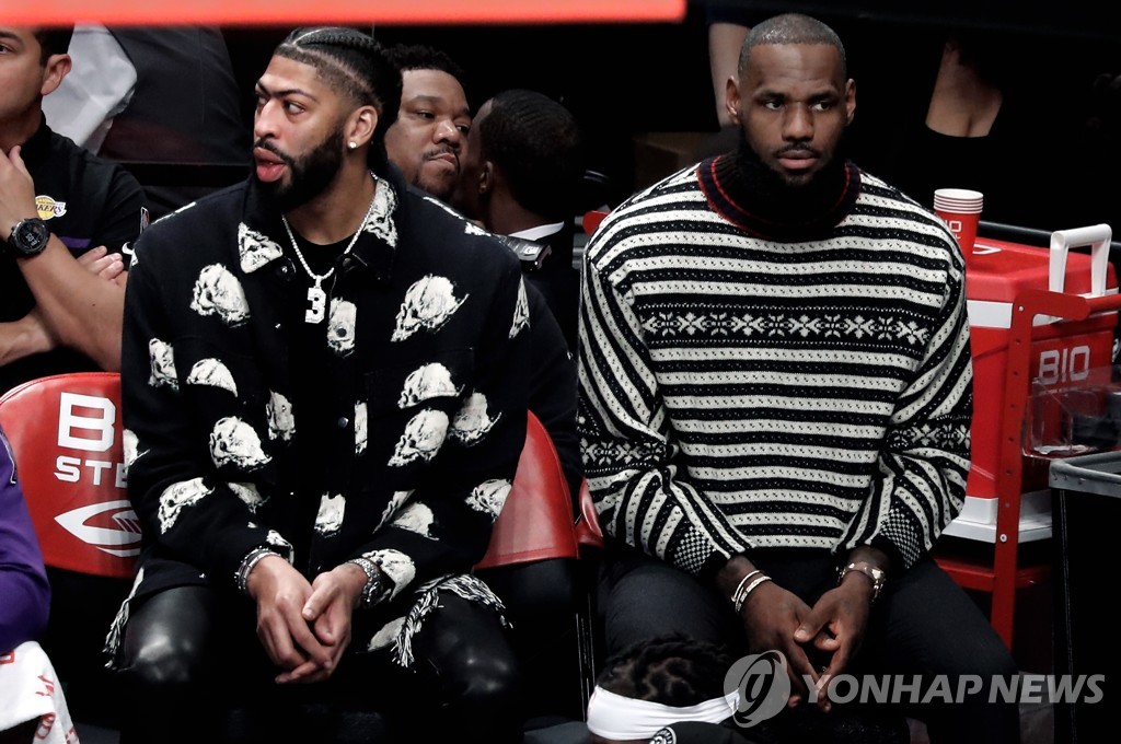 '어빙 26점' NBA 브루클린, 원투펀치 빠진 레이커스 제압