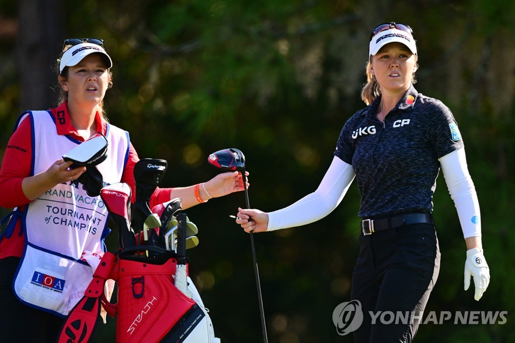 헨더슨, LPGA 투어 시즌 개막전 2R 4타 차 선두…대니엘 강 7위