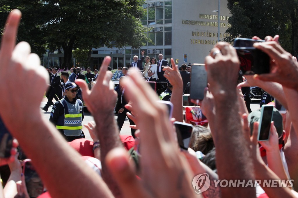 룰라 브라질 대통령, 세번째 임기 시작…"무너진 나라 재건할것"