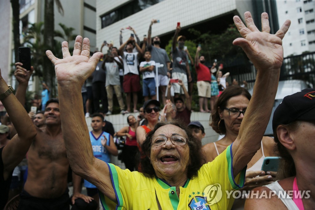 "Adeus, Imperador do Futebol"… A casa de Pelé, Santos, Brasil, 'para sempre'