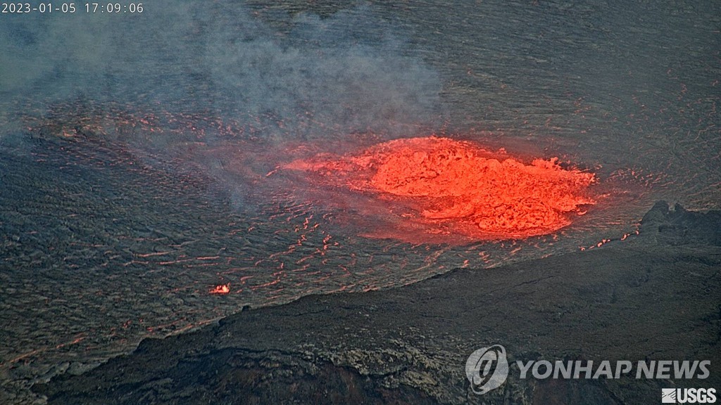 하와이 킬라우에아 화산 분출…옆화산 이어 한달만에 두번째(종합)