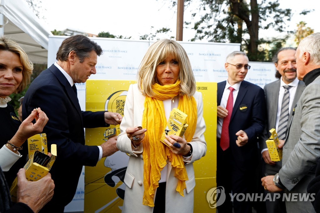 블랙핑크, 프랑스 영부인 자선 콘서트 참석차 파리行