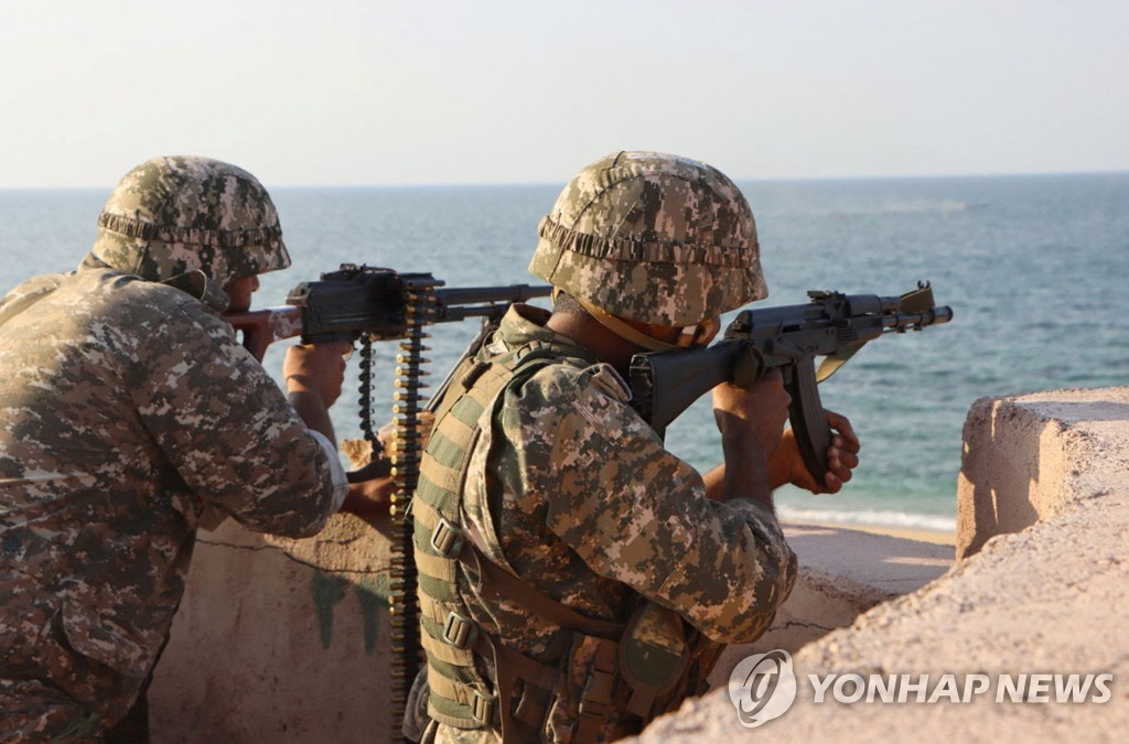 [월드＆포토] 이란 혁명수비대 해군, 걸프 해역서 '워게임'