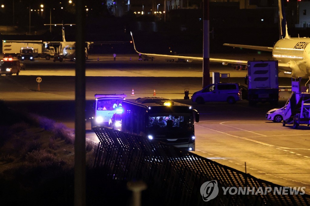 그리스 아테네행 여객기에 폭발물 경고전화…전투기 호위