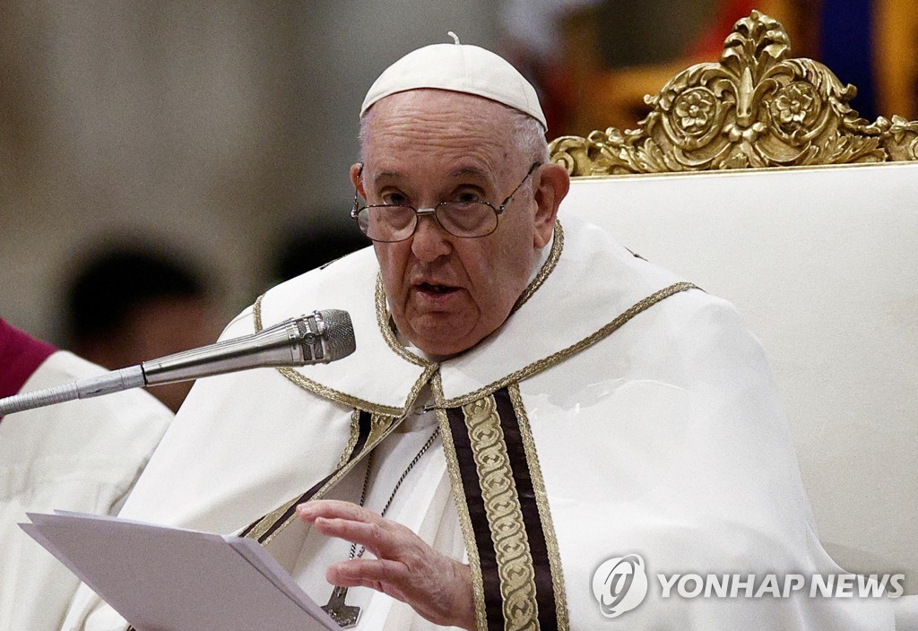 교황 "비판, 성장하는 데 도움…다만 내 앞에서 직접 말하길"