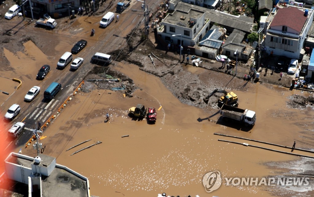 [제주날씨100년] ② 여름엔 태풍 겨울엔 폭설 '악몽'…지진·가뭄도