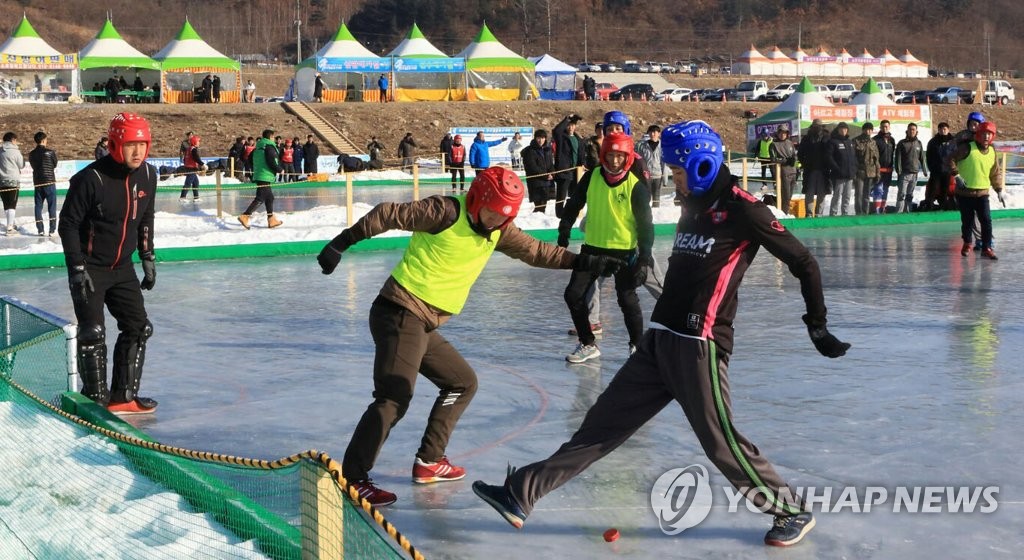 빙판 위 '축구의 신'은 누구…인제서 '얼음판 월드컵' 한판승부