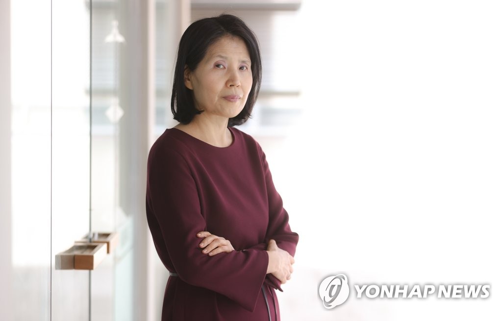 최영미, 고은 시인 문단 복귀에 "위선을 실천하는 문학"