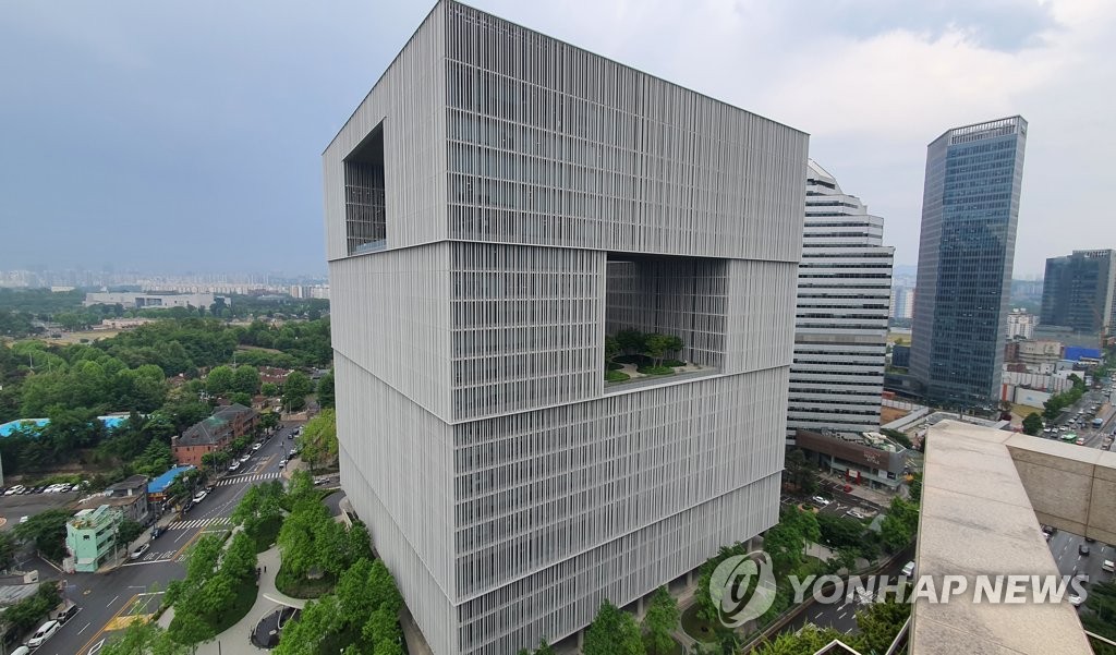 신한투자, 아모레퍼시픽 목표가↑…"중국 리오프닝 효과 기대"