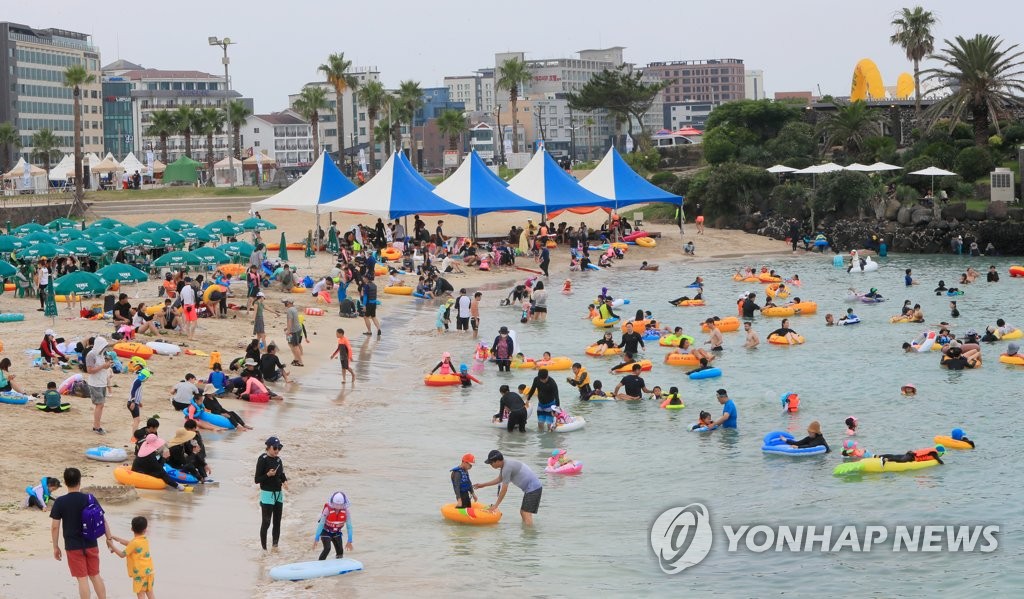 [제주날씨100년] ① 하루 420㎜ 물폭탄, 초속 60ｍ 강풍…37.5도 폭염도