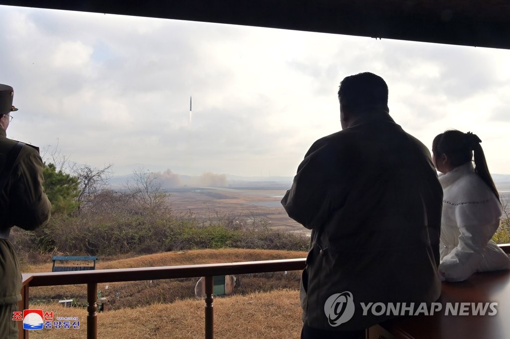 [바이든정부 반환점] ② 北 핵위협 맞서 한미동맹 강화…북미대화는 '안갯속'