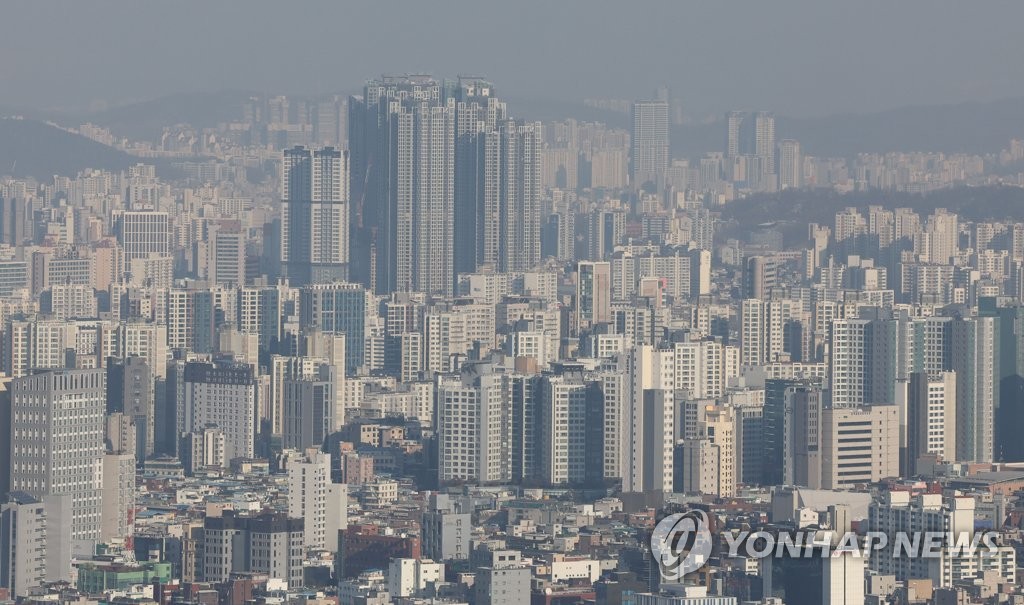 세제·대출 이어 규제지역까지…文정부 부동산 규제 다 풀었다