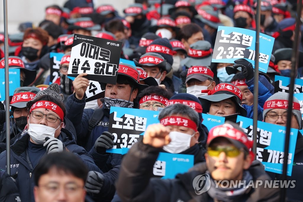 "하청노동 몇개월씩 단기계약…퇴직금 나몰라라"