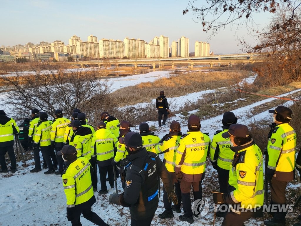 2명 살해 이기영 추가 피해자 없나…혈흔, 통신기록 조사(종합)