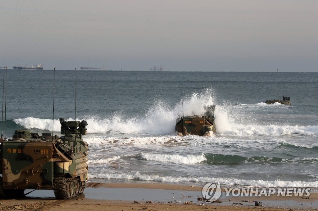 꺾이지 않는 해병대 혼…훈련으로 새해 벽두 열었다