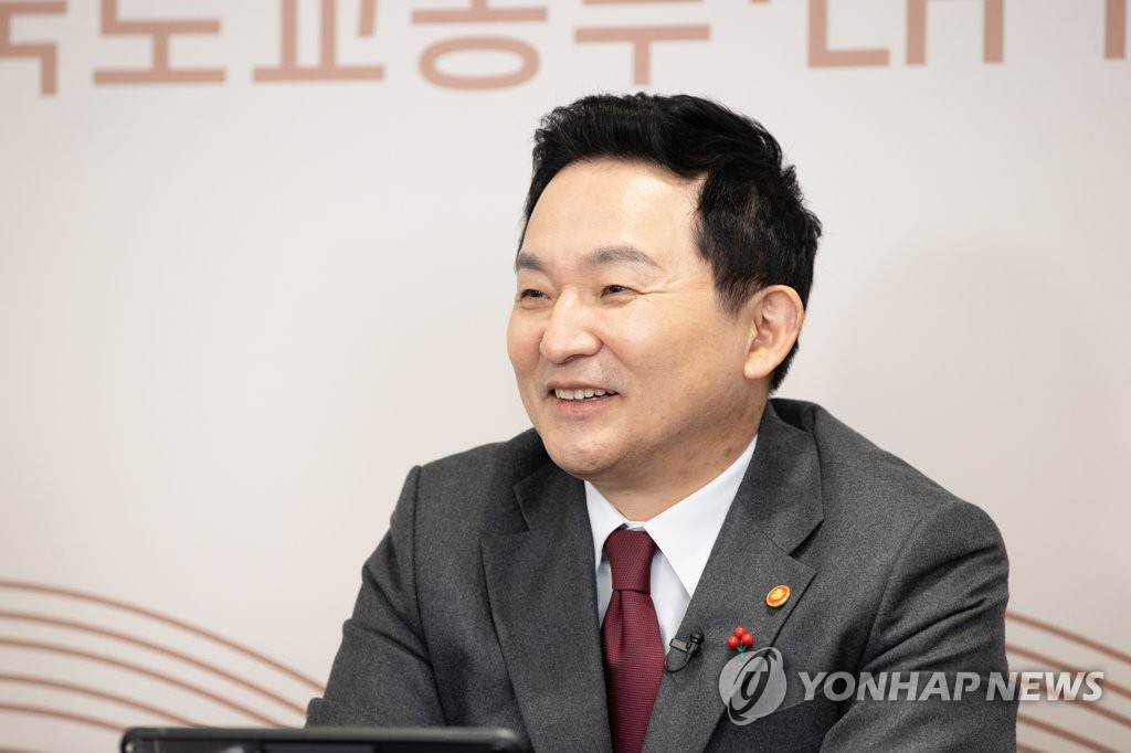 원희룡 "거래 활성화·가격방어 위해 직접적 정책은 지양"