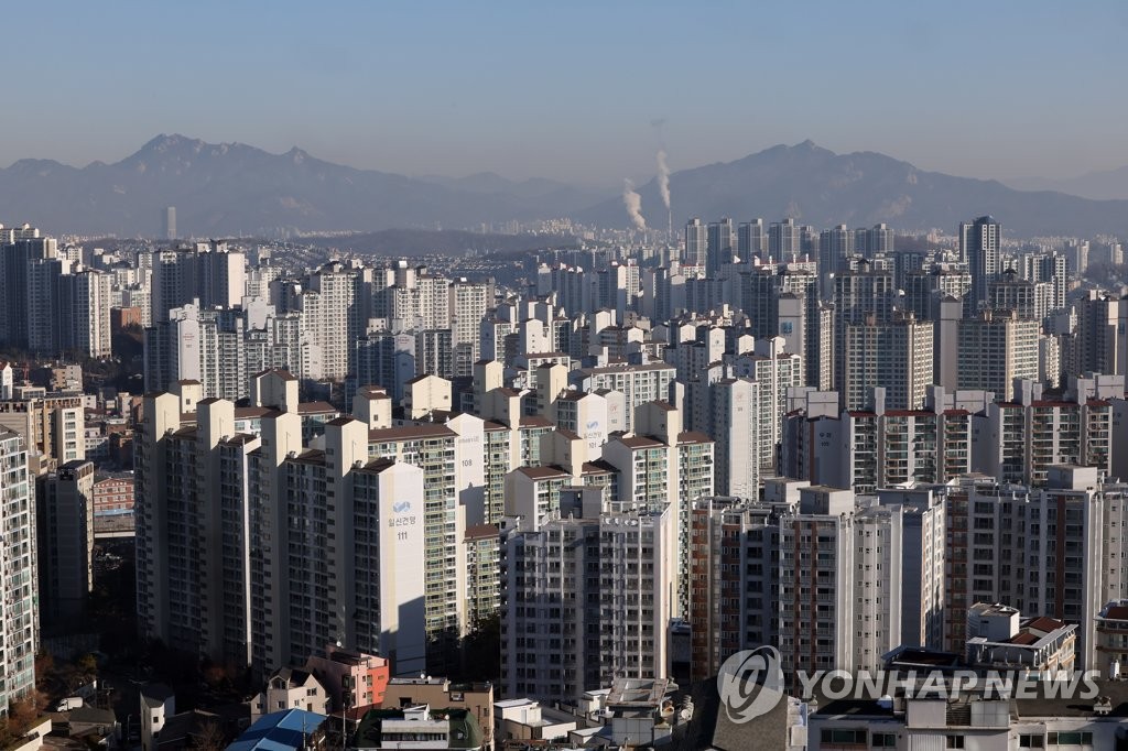 세제·대출 이어 규제지역까지…文정부 부동산 규제 다 풀었다