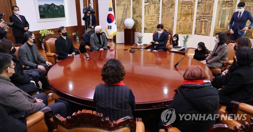 김의장, 이태원 유족과 면담…"정부에 문제해결 촉구하겠다"