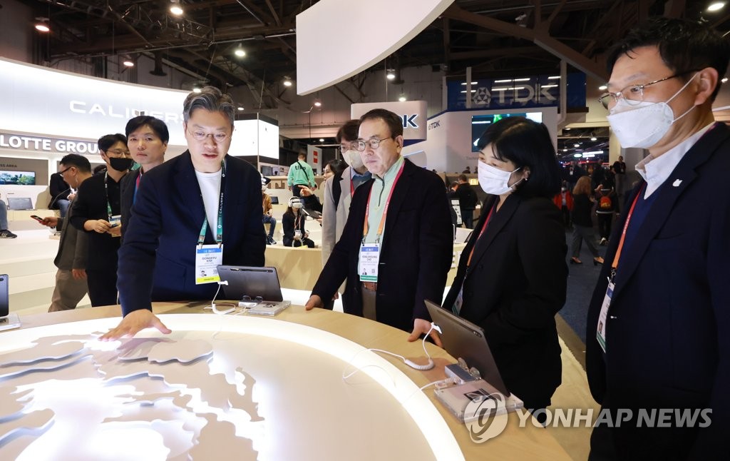 [CES 2023] 금융그룹 회장 등 대거 참관…'우리도 IT기업'