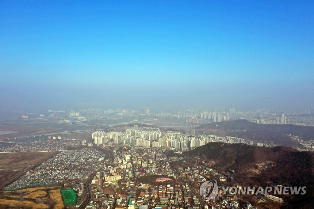 수도권 등 미세먼지 '나쁨'…낮 최고기온 6∼15도