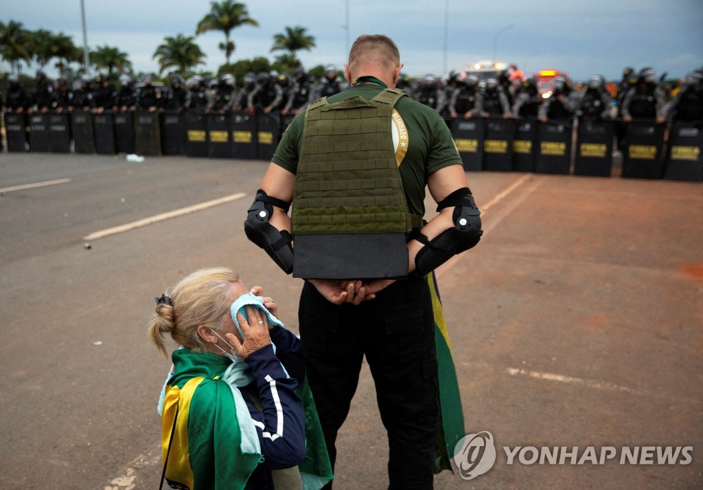 브라질판 '1·6 의회 폭동사태', 당국 진압 수순…400여명 체포