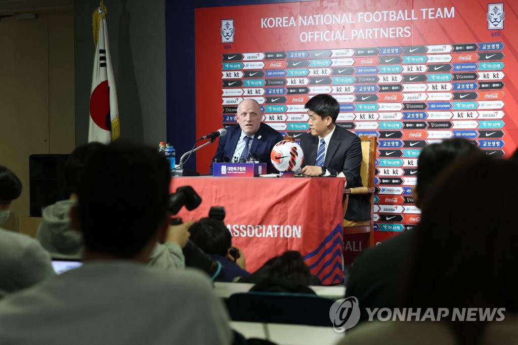 뮐러 축구협회 전력강화위원장 "감독 국적? 모든 가능성 열어둬"(종합)