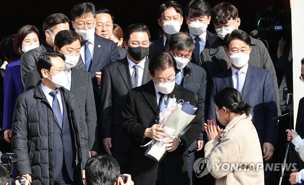 이재명 "尹정부, '野파괴' 이중 플레이…4년 중임제로 개헌해야"(종합)