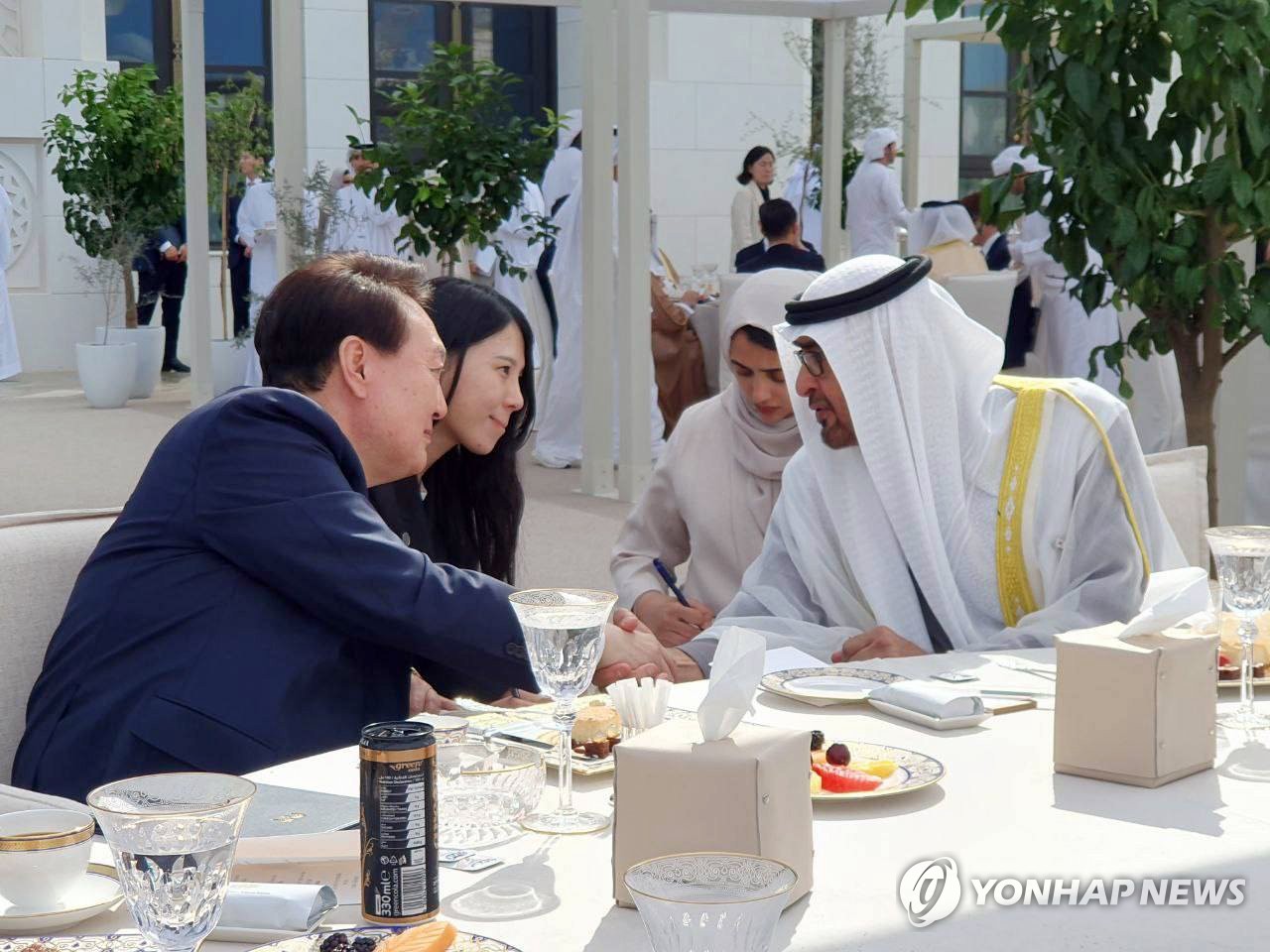 尹국빈방문에 300억불 화답한 UAE 오일파워…협력강화 '종잣돈'