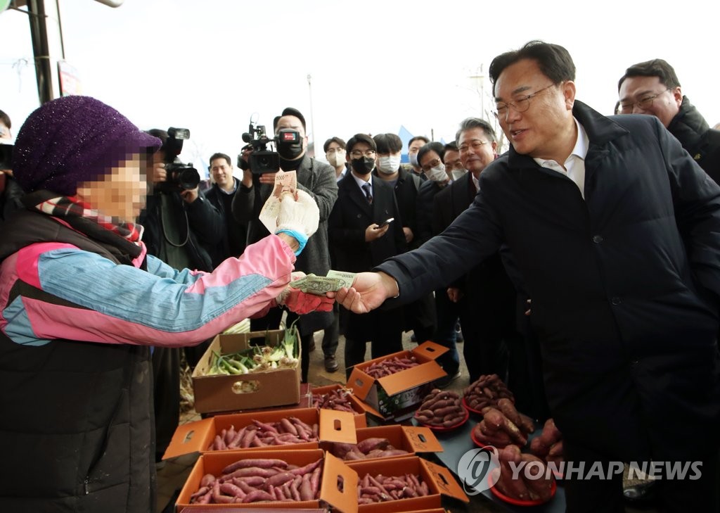 여야가 전한 설민심…'경제난' 한목소리 속 與전대·李수사 언급(종합)