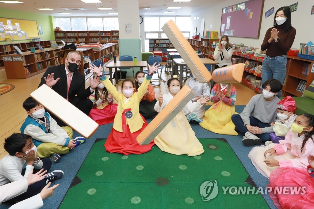 울산 유일 외국인학교, 설맞아 한국 전통문화 체험
