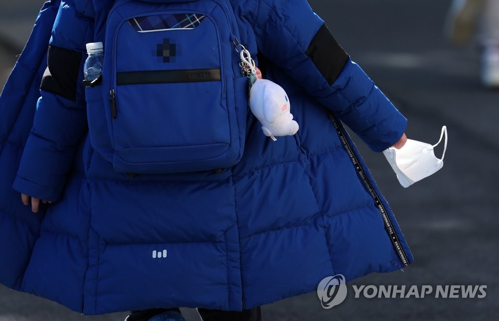 학교 통학버스에선 마스크 써야…합창수업·체육관 응원 땐 권고