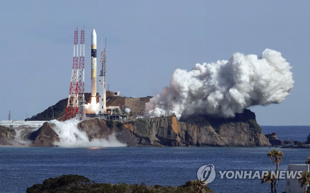 일본, 북한 군사시설 감시 정찰위성 탑재 로켓 발사 성공