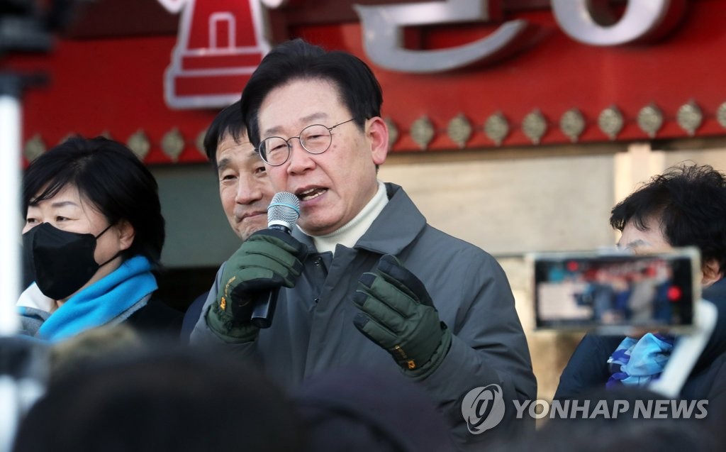 野, 檢출석 전날 이재명 철통방어…李 "지금은 증거도 필요없어"(종합)