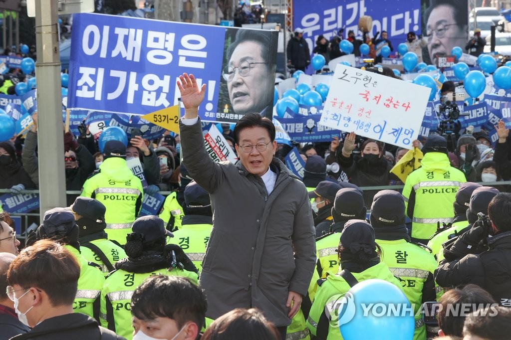 민주 "檢, 이재명 망신주기 갑질수사…정적제거 목적"