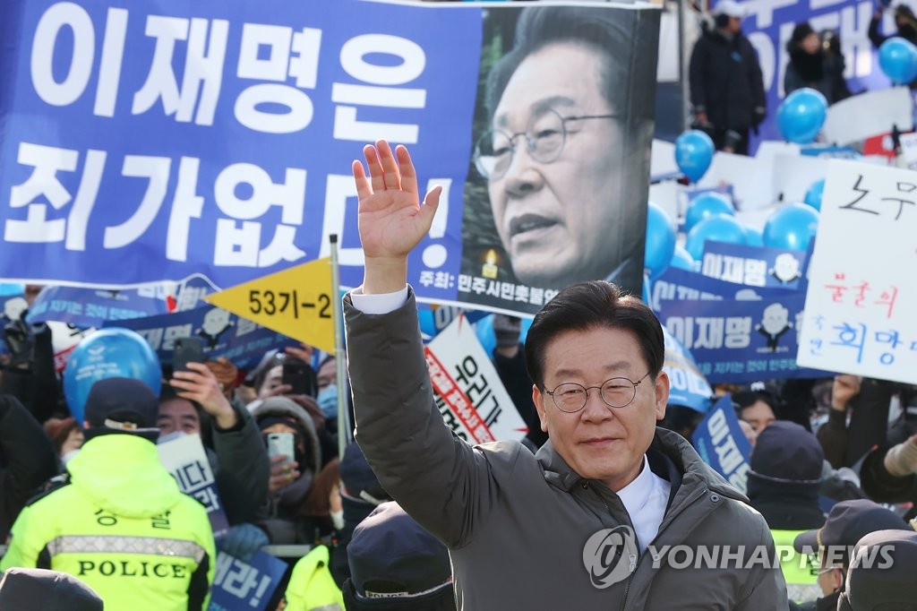 이재명, '비명계 달래기' 안간힘…檢리스크에 '단일대오' 포석