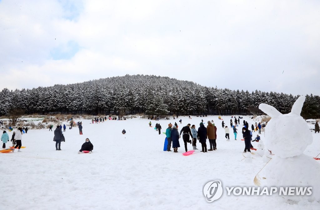 제주 구름 많다가 차차 맑아져…낮 기온 7∼10도