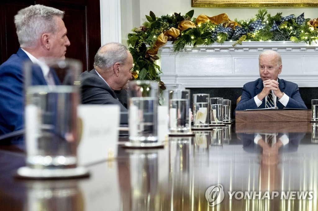 바이든·하원의장 부채한도 회동 앞두고…공화 상원도 압박 가세