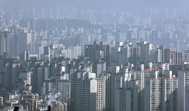 서울 남산에서 바라본 아파트 단지.사진=연합뉴스