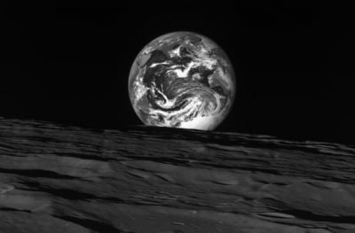 달 궤도선 다누리가 찍은 '달에서 본 지구' 모습