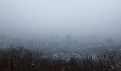 전국이 뿌연 미세먼지로…낮 최고 3~12도 대체로 포근