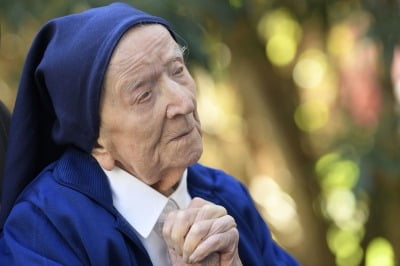 '세계 최고령' 프랑스 수녀, 118세로 영면…"장수 비결 하느님만 안다"